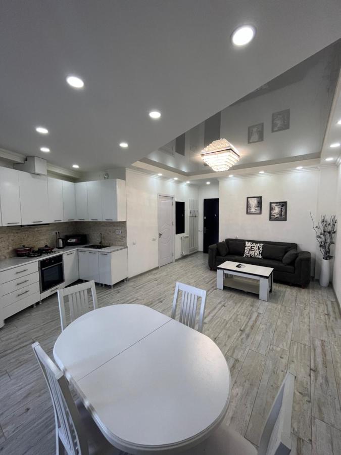 Kobi Apartments Тбилиси Экстерьер фото